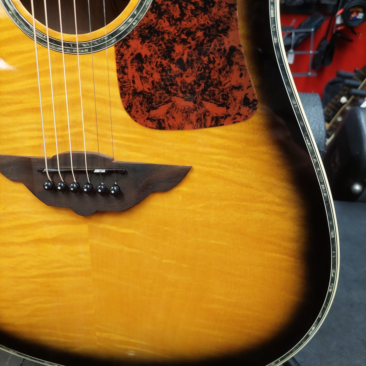 Urban Player by Keith Urban Acoustic Guitar - Sunburst (USED)