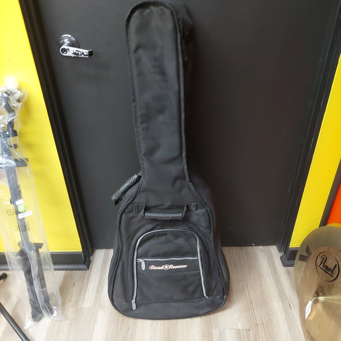 Road Runner KGRR-020 Acoustic Guitar Gig Bag - Black (USED)