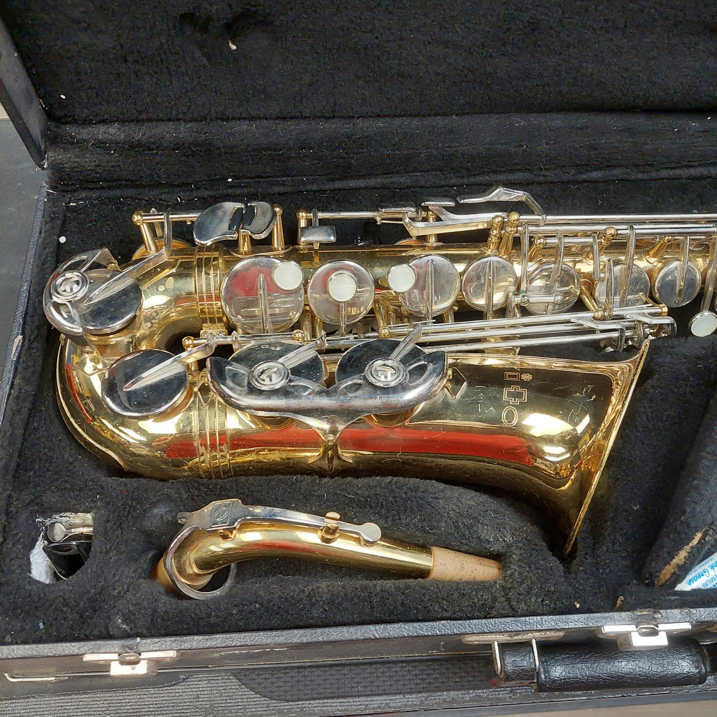 Vito Alto Saxophone - Gold Lacquer Finish w/ Hard Case (USED) "Made In Taiwan" Serial #540150