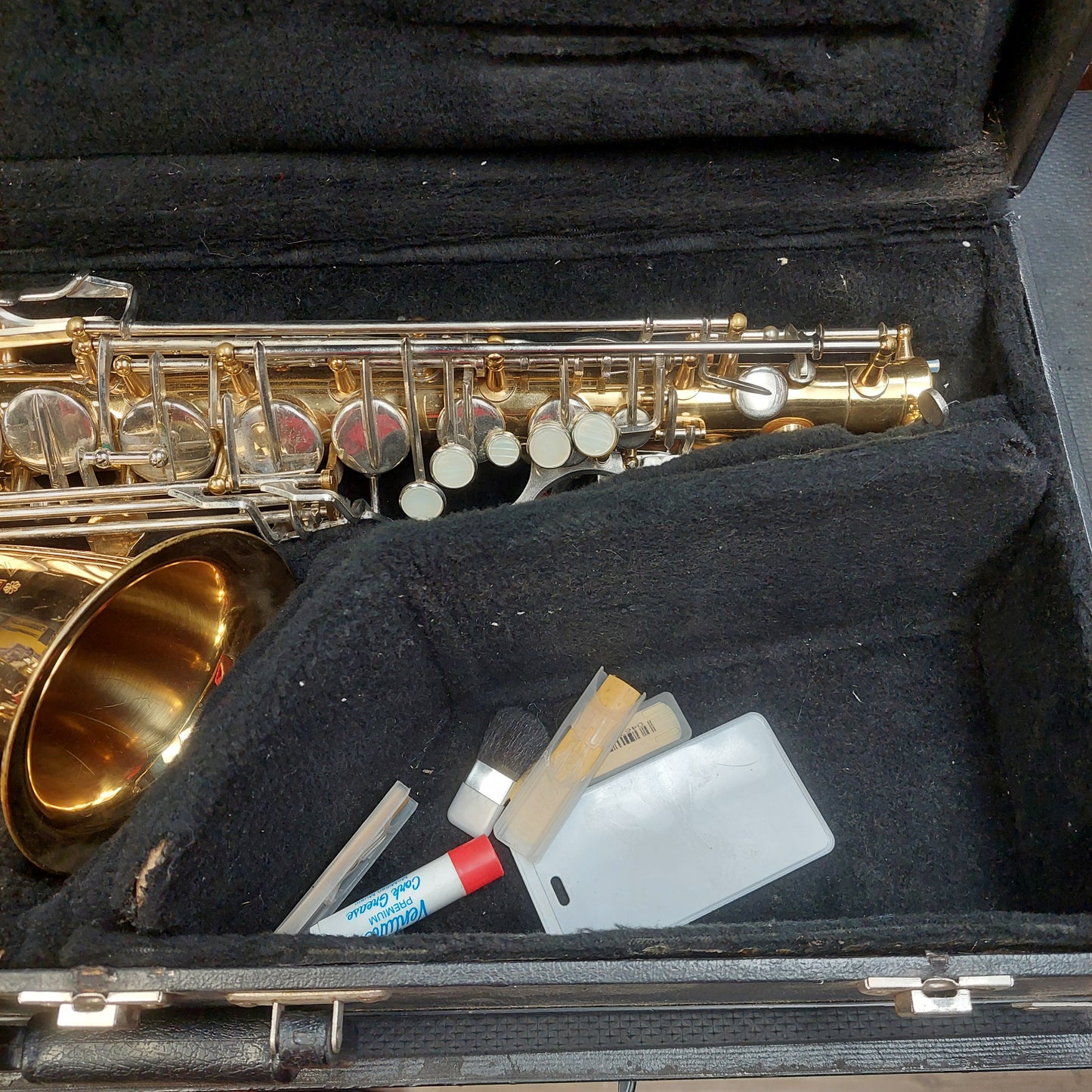 Vito Alto Saxophone - Gold Lacquer Finish w/ Hard Case (USED) "Made In Taiwan" Serial #540150