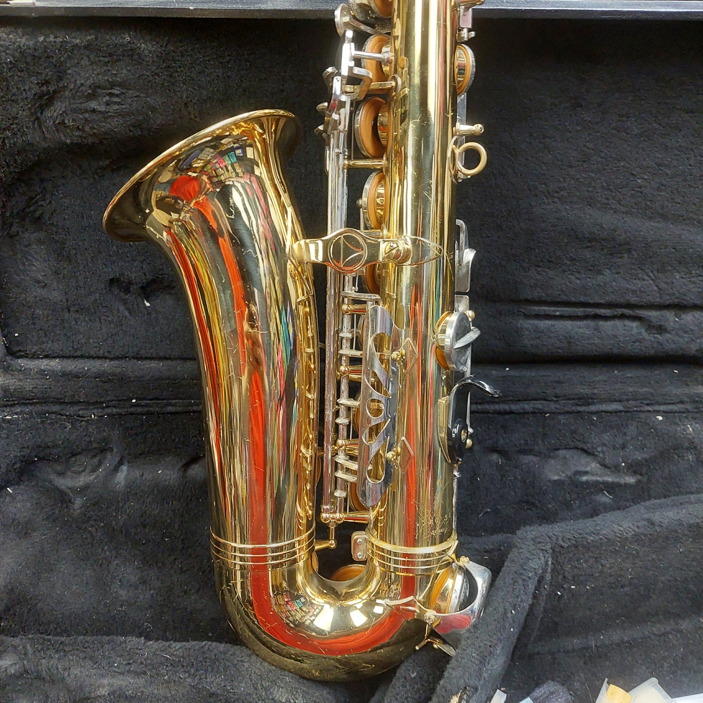 Vito Alto Saxophone - Gold Lacquer Finish w/ Hard Case (USED) "Made In Taiwan" Serial #540150