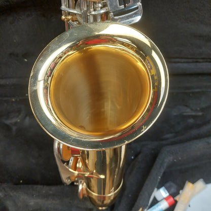 Vito Alto Saxophone - Gold Lacquer Finish w/ Hard Case (USED) "Made In Taiwan" Serial #540150