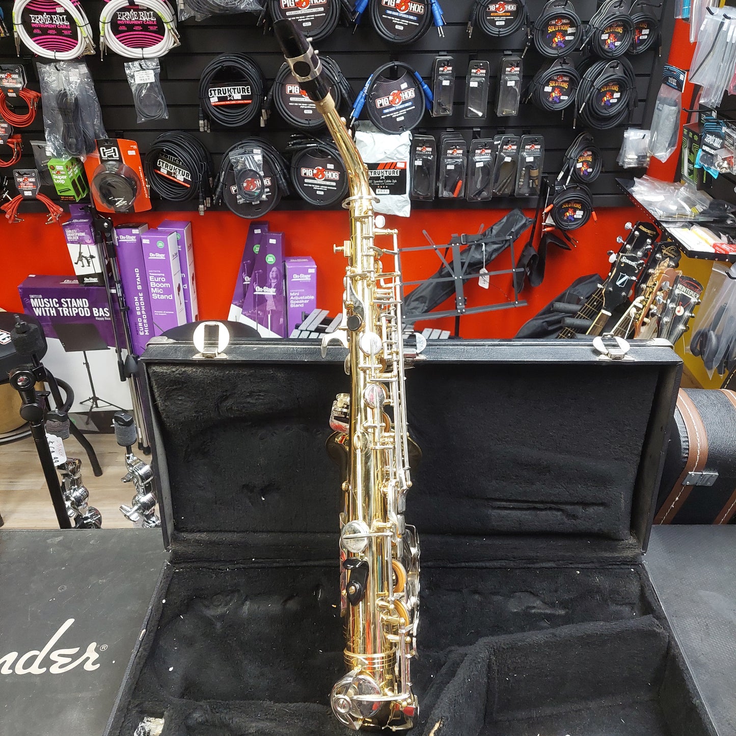 Vito Alto Saxophone - Gold Lacquer Finish w/ Hard Case (USED) "Made In Taiwan" Serial #540150
