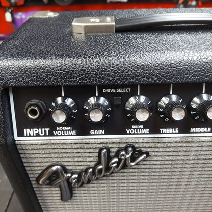 Fender Frontman 15G Electric Guitar Amplifier (USED) SN# IA04F10754