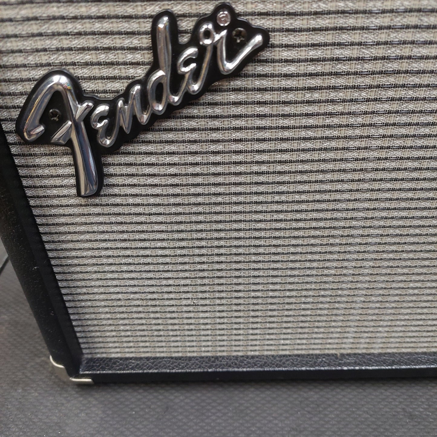Fender Frontman 15G Electric Guitar Amplifier (USED) SN# IA04F10754