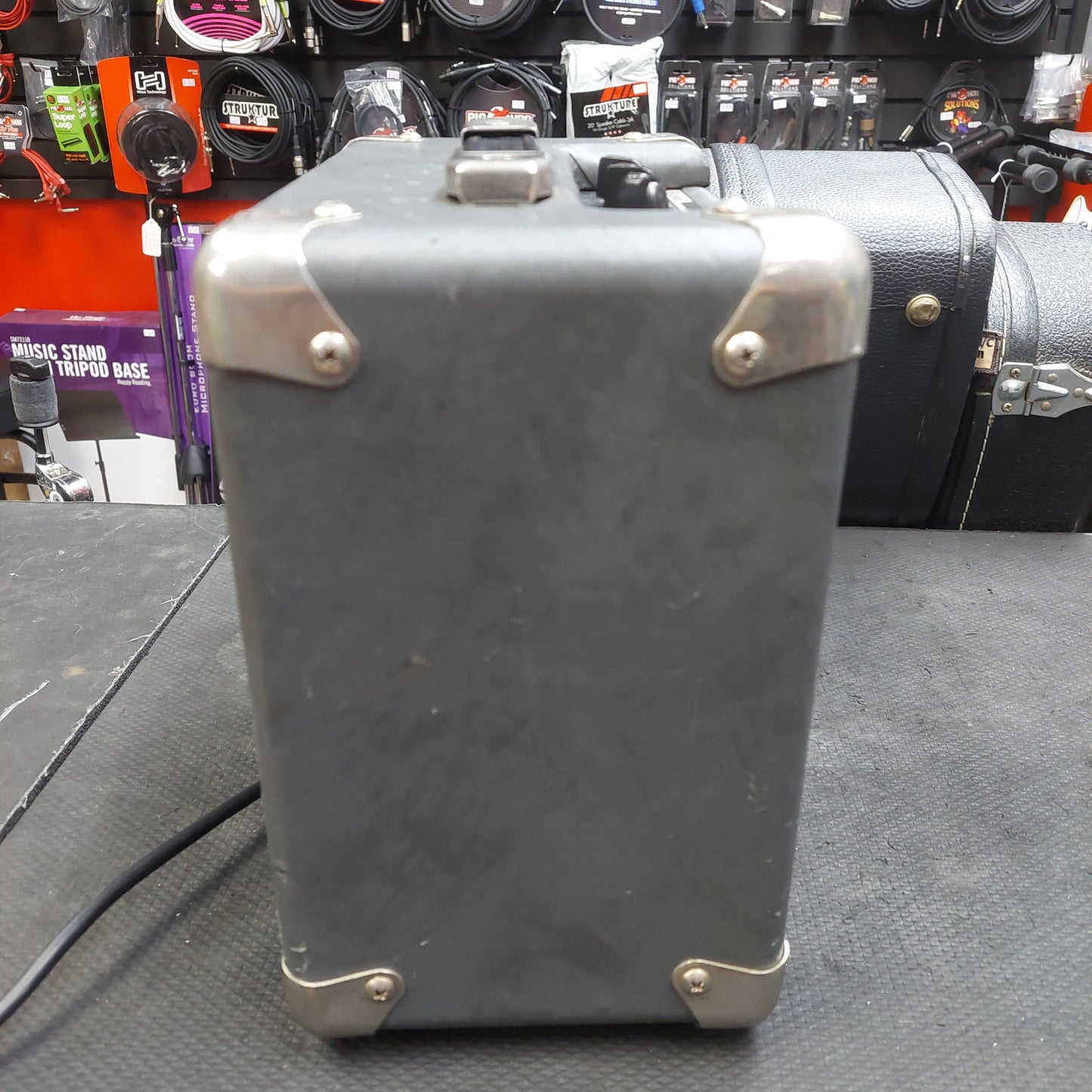 2005 Esteban G-10 Guitar Amplifier - Gray (USED)