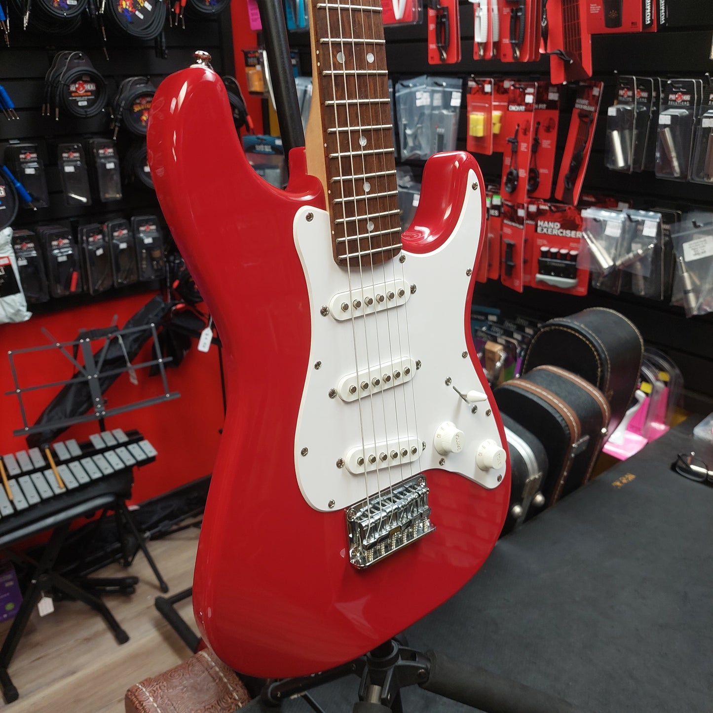 2021 Squier Mini Stratocaster, Laurel Fingerboard, White Pickguard - Dakota Red SN ICSF21002944
