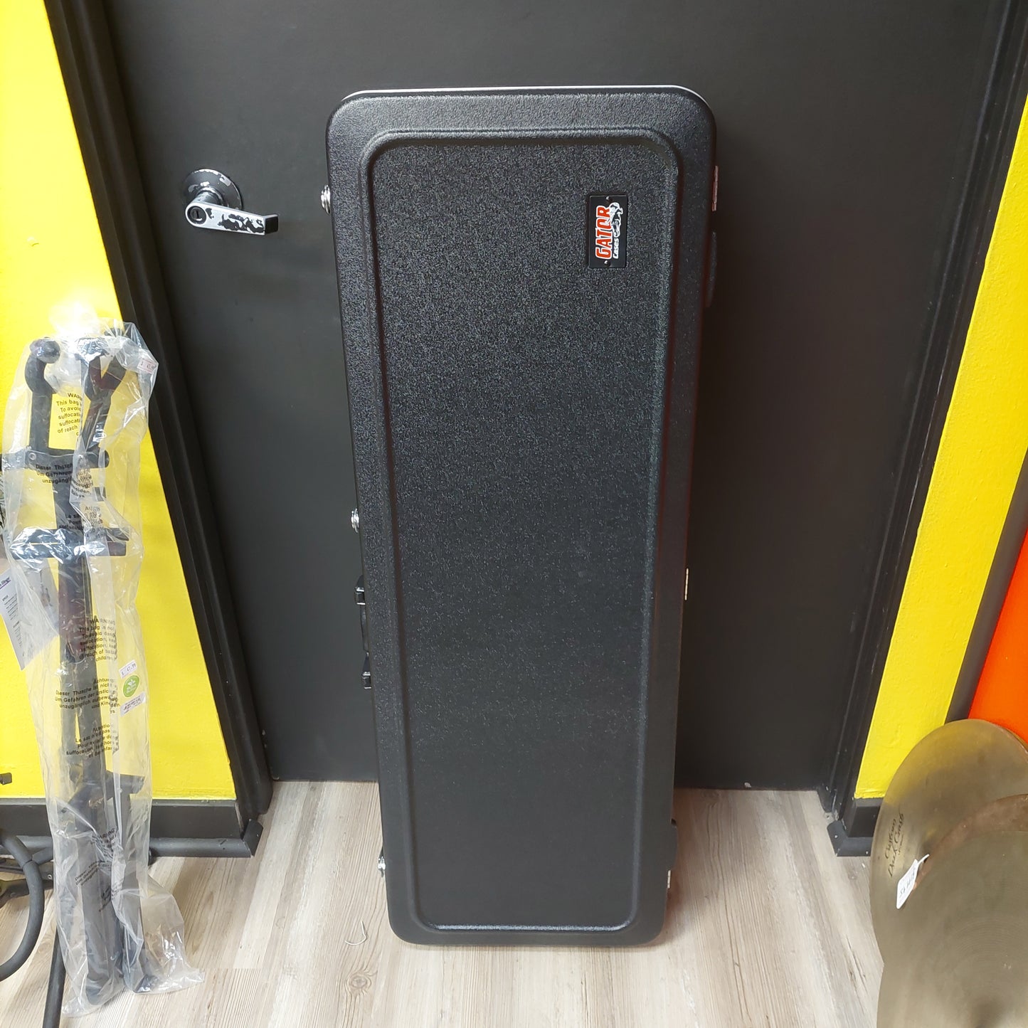 Road Runner Electric Guitar Case - Black (USED)