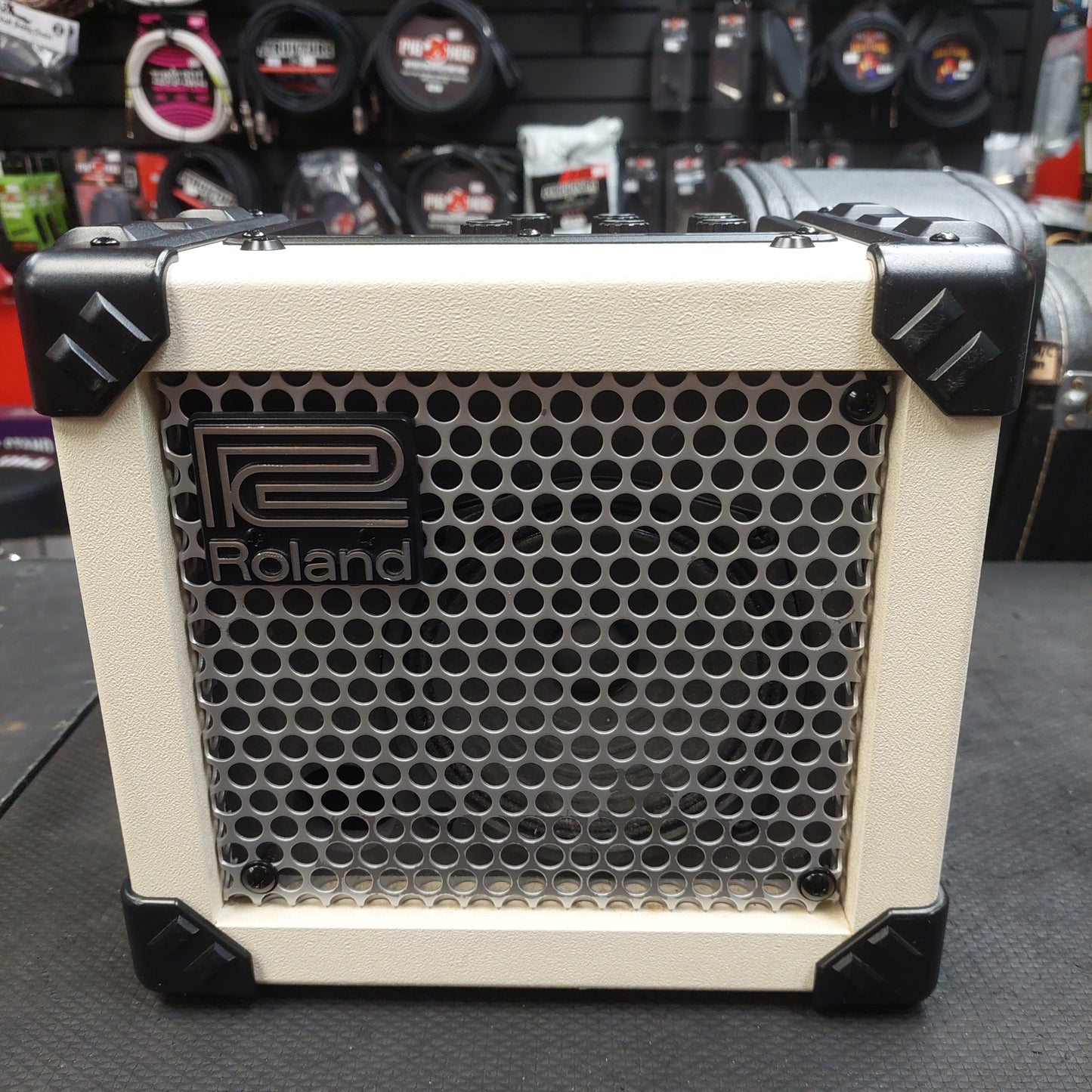 Roland Micro Cube 2W Guitar Amplifier - White (USED) SN# BW54179