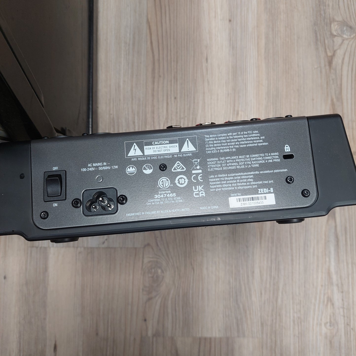 Allen & Heath ZEDi 8 Mixing Board w/ Power Supply & USB Cable (USED) SN# ZI8X-001005433