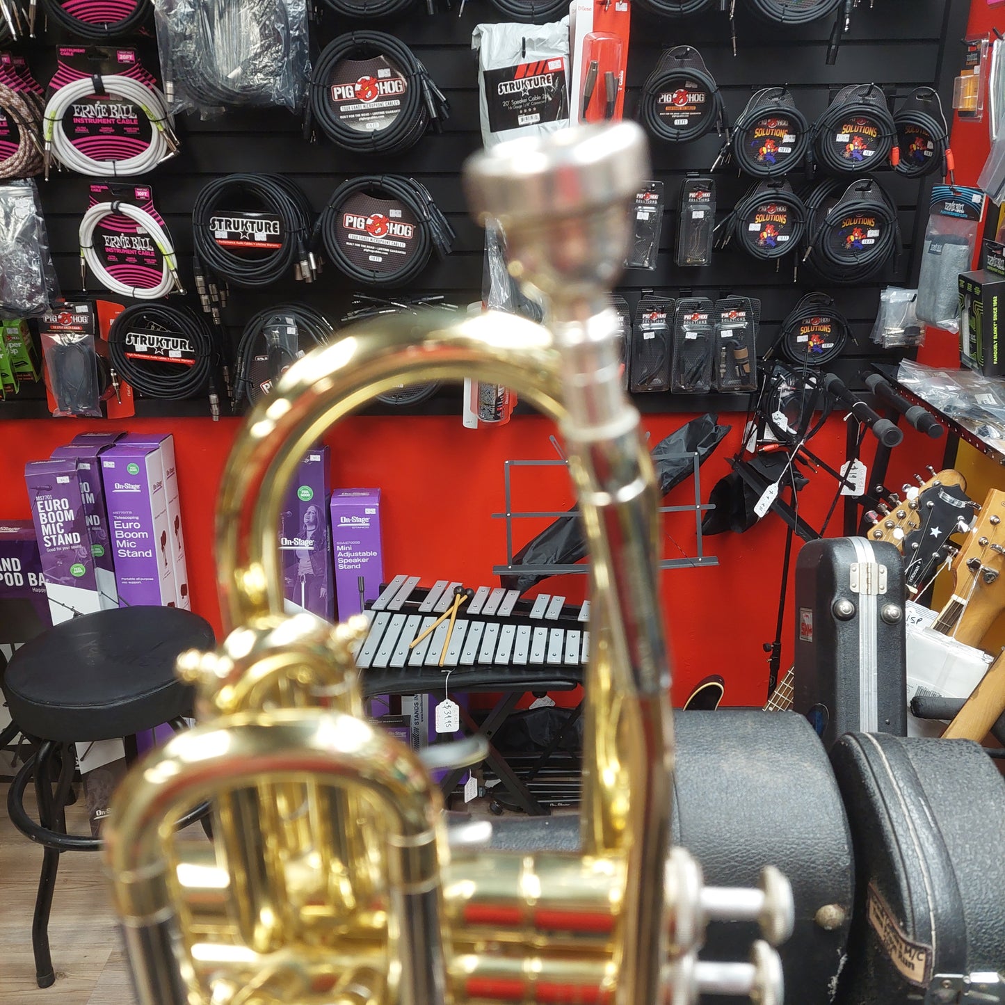Yamaha YCR2310 Trumpet w/ Hardcase SN# 203009A "Made In Japan" Has Small Dent In Mouthpiece Tubing & Stuck Slide "Sold As Is"