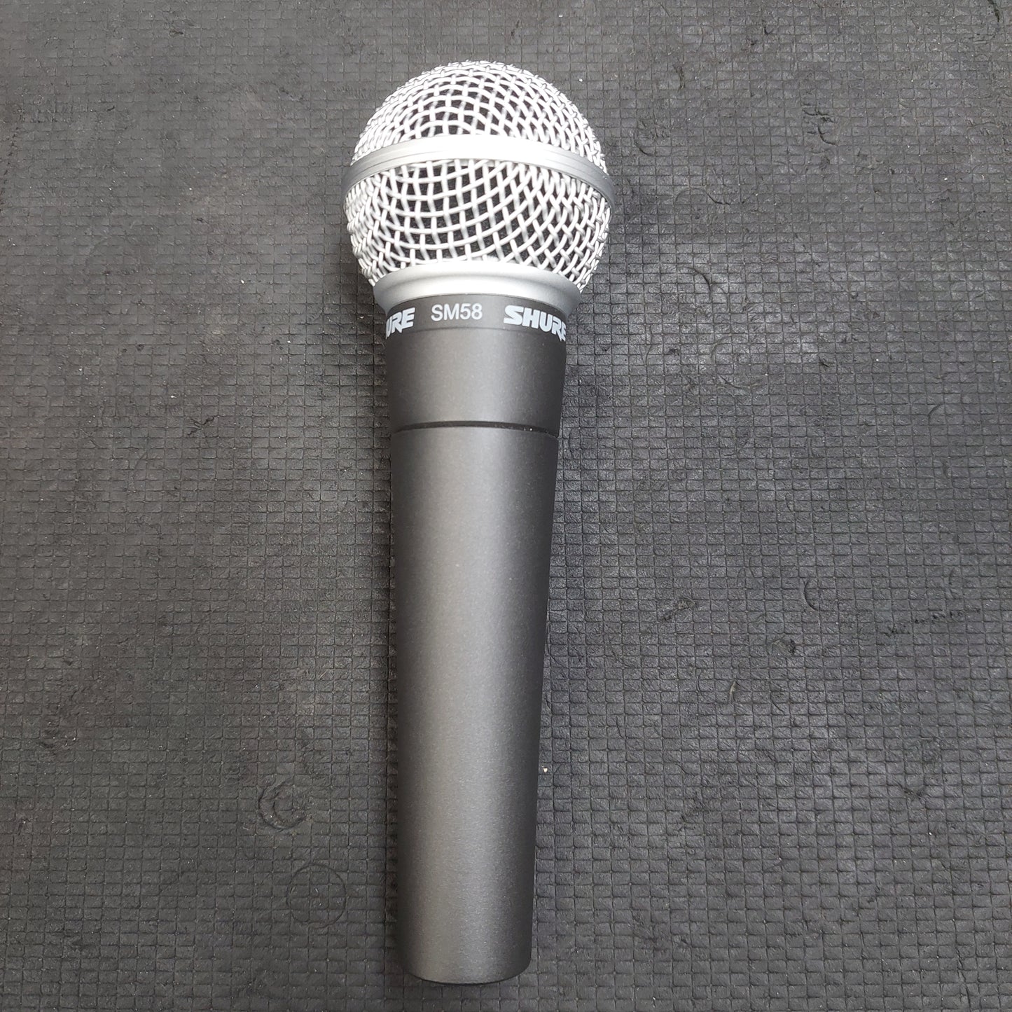 SHURE SM58 Cardioid Dynamic Vocal Microphone w/ Mic Clip, Pouch, & Original Box (USED) SN# 2EC28733729