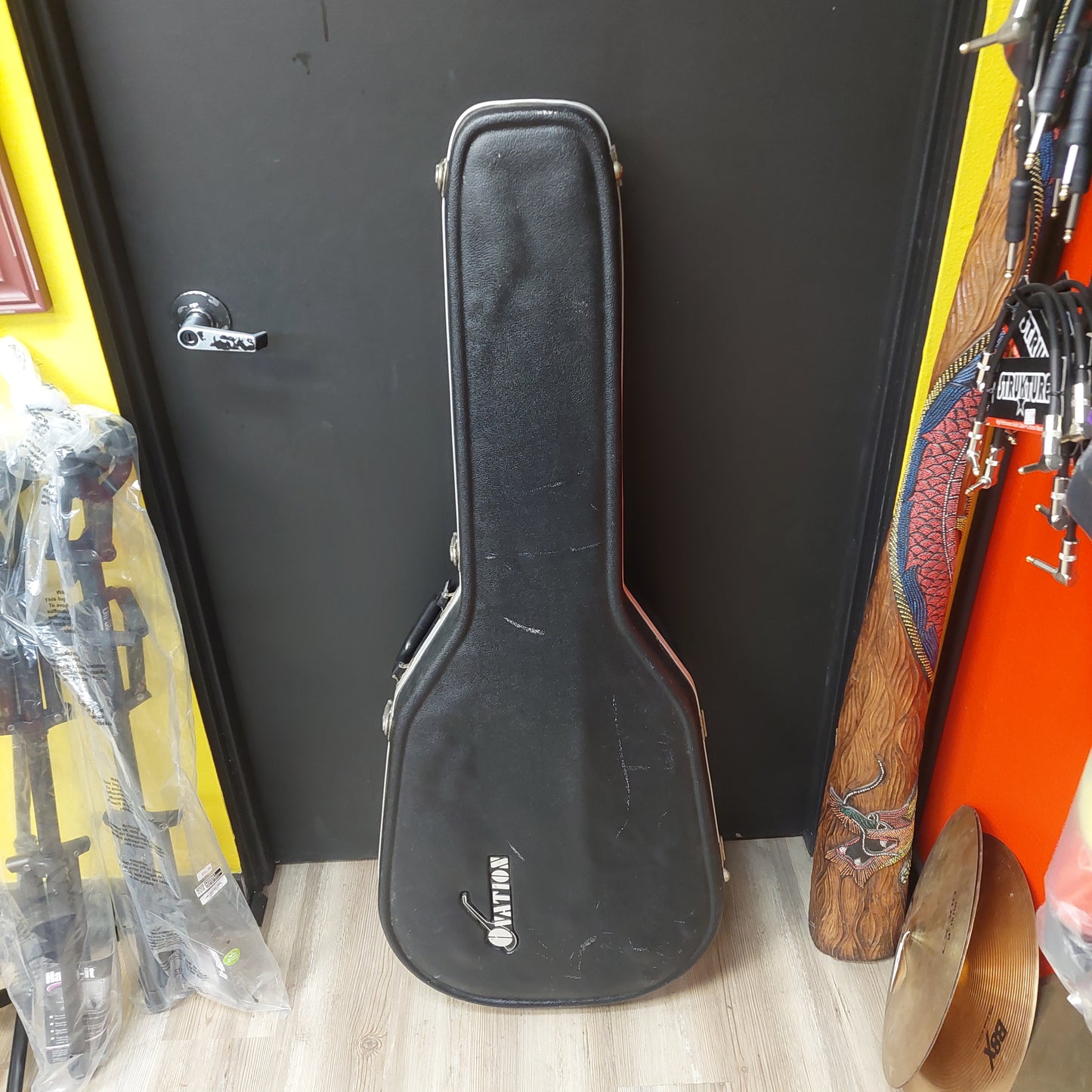 1990's Applause by Ovation AE700 Acoustic/Electric Guitar - Black Gloss w/ Hard Case "Made In Korea" SN# 8048858 "Sold As Is" Bridge Slightly Lifting & Neck Is Cracked
