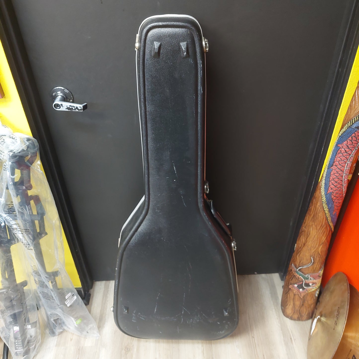 1990's Applause by Ovation AE700 Acoustic/Electric Guitar - Black Gloss w/ Hard Case "Made In Korea" SN# 8048858 "Sold As Is" Bridge Slightly Lifting & Neck Is Cracked