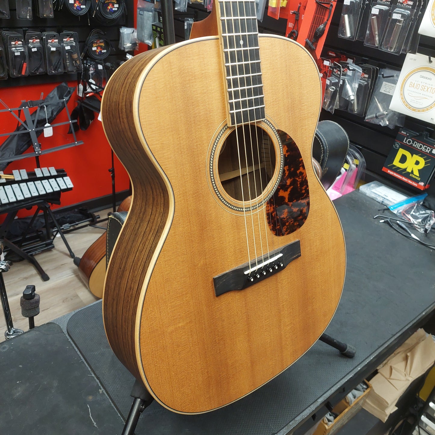 2005-2006 Jean Larrivee OM-03 Acoustic Guitar - Natural w/ Hard Case SN# 129309 "Made In USA"