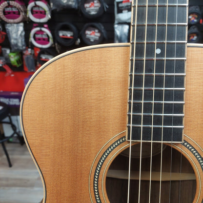 2005-2006 Jean Larrivee OM-03 Acoustic Guitar - Natural w/ Hard Case SN# 129309 "Made In USA"