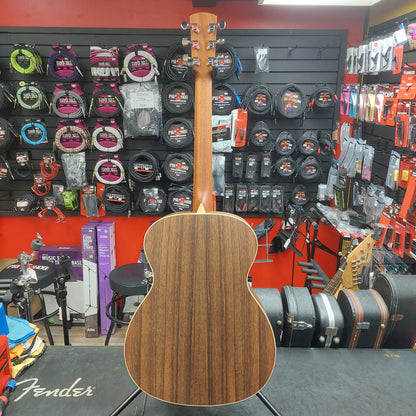 2005-2006 Jean Larrivee OM-03 Acoustic Guitar - Natural w/ Hard Case SN# 129309 "Made In USA"