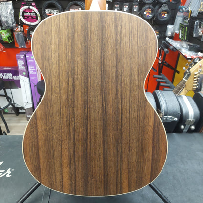 2005-2006 Jean Larrivee OM-03 Acoustic Guitar - Natural w/ Hard Case SN# 129309 "Made In USA"