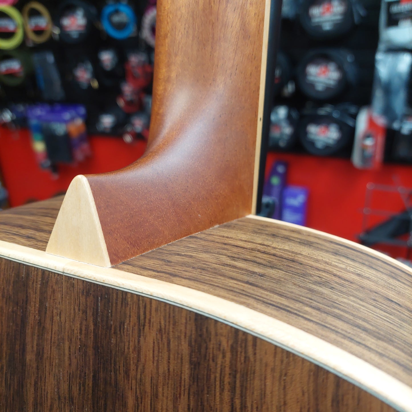 2005-2006 Jean Larrivee OM-03 Acoustic Guitar - Natural w/ Hard Case SN# 129309 "Made In USA"
