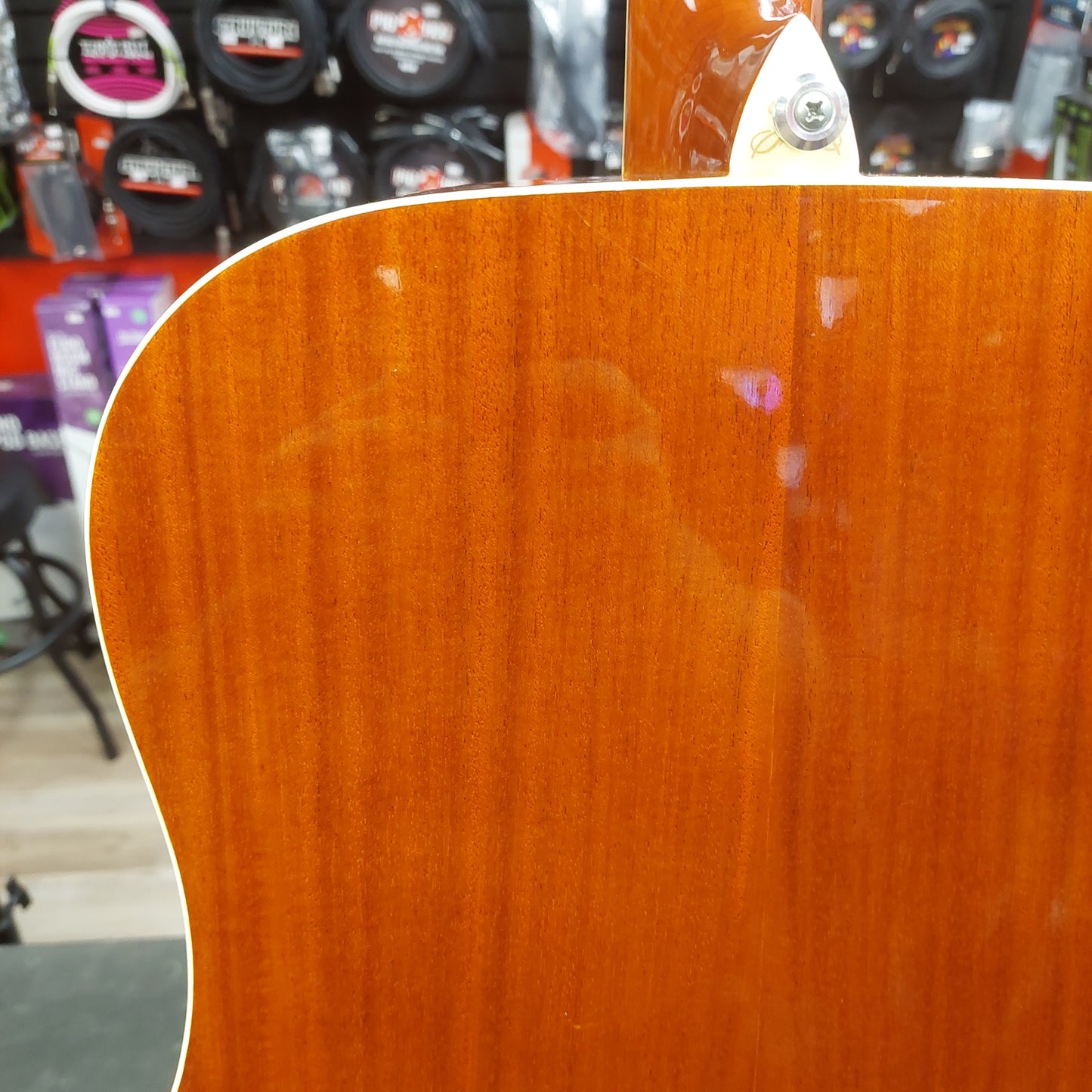 2004 Washburn D9C Acoustic Guitar - Natural SN# FC040701302
