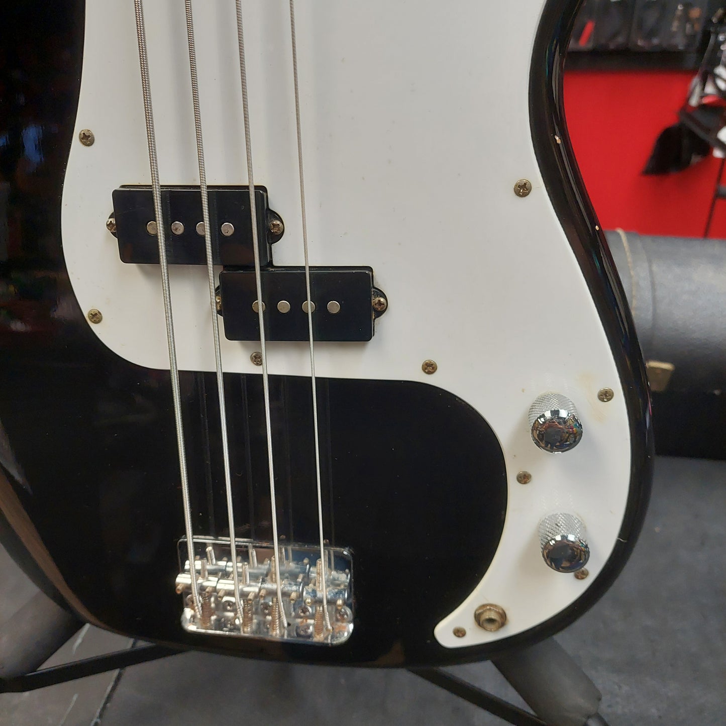 2000 Squier Affinity Precision Bass Rosewood Fingerboard - Black "Sold As Is" Has slightly Warped Neck
