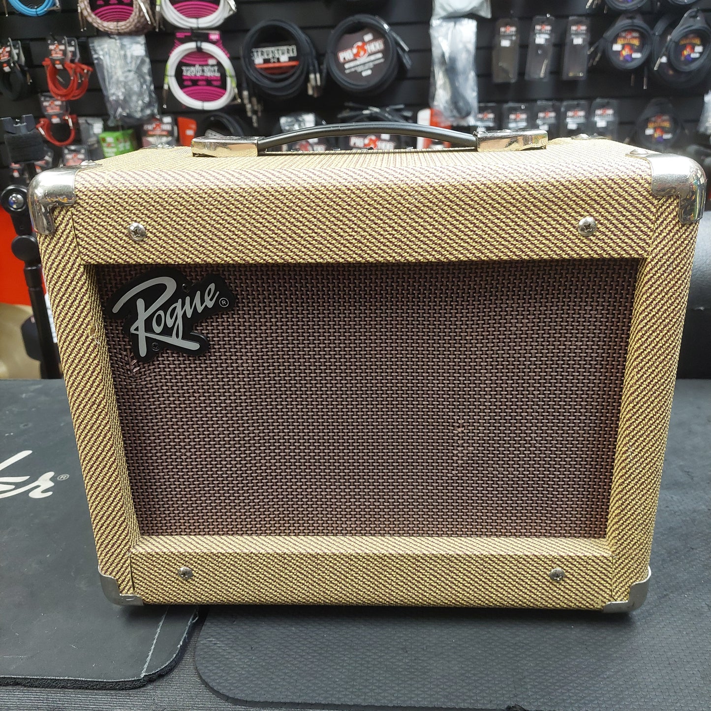 Rogue V15G 15W 1x6.5 Guitar Combo Amplifier - Tweed (USED)