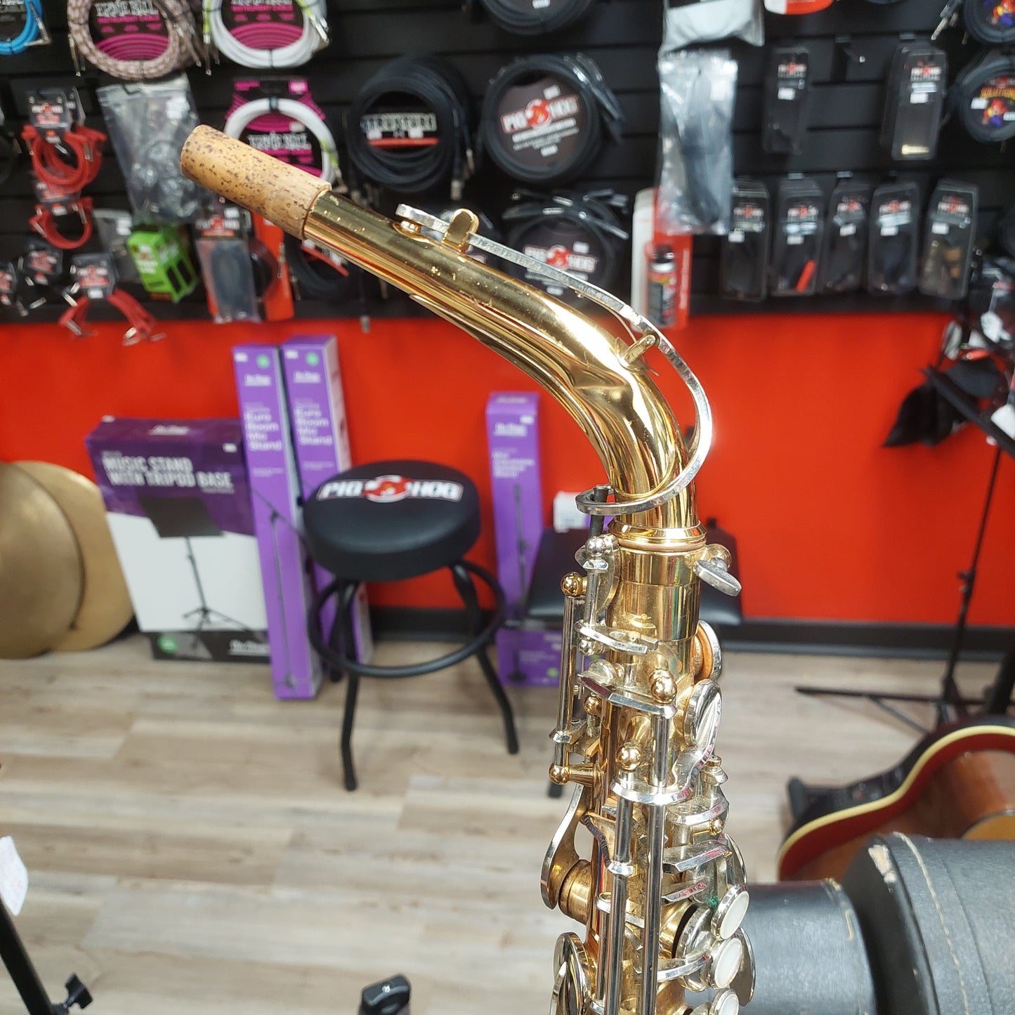 Vito Alto Saxophone - Lacquer w/ Hard Case SN# 041521 (USED) "Made In Taiwan"