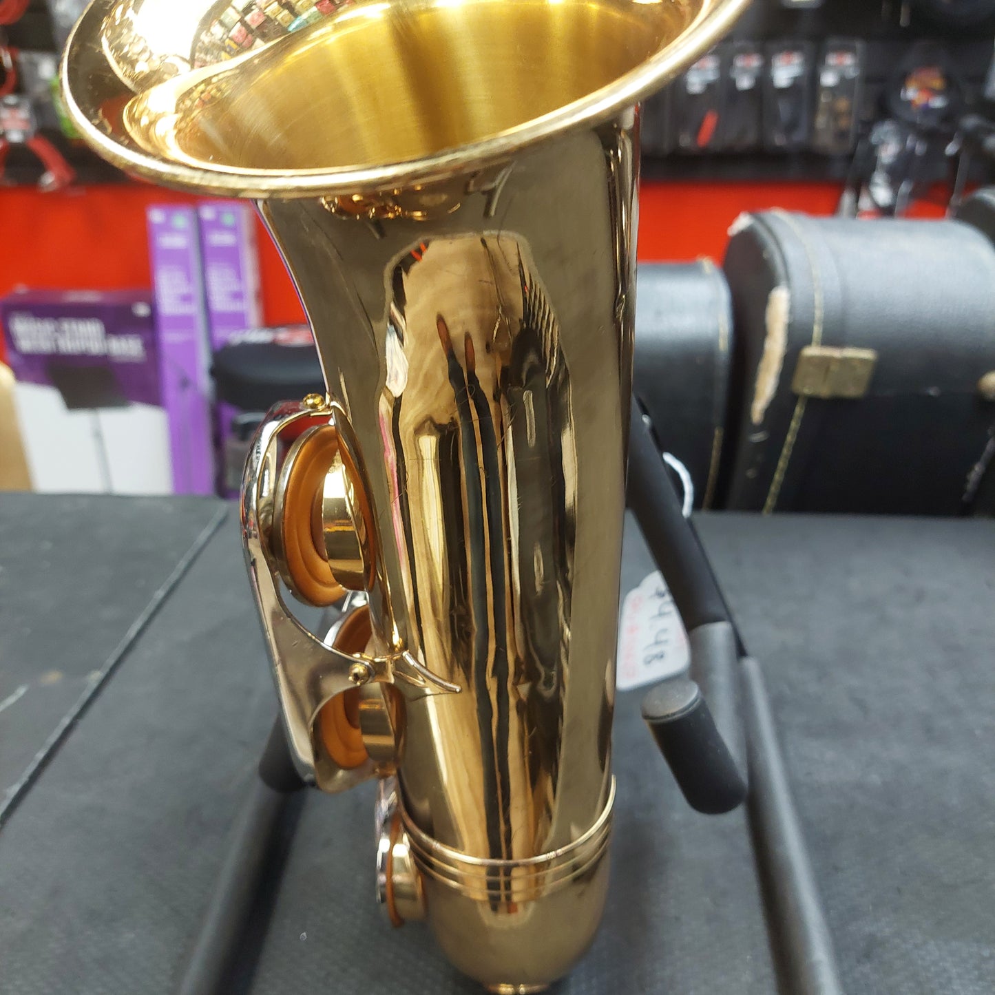 Vito Alto Saxophone - Lacquer w/ Hard Case SN# 041521 (USED) "Made In Taiwan"
