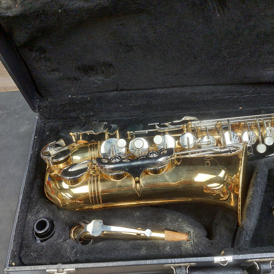 Vito Alto Saxophone - Lacquer w/ Hard Case SN# 041521 (USED) "Made In Taiwan"