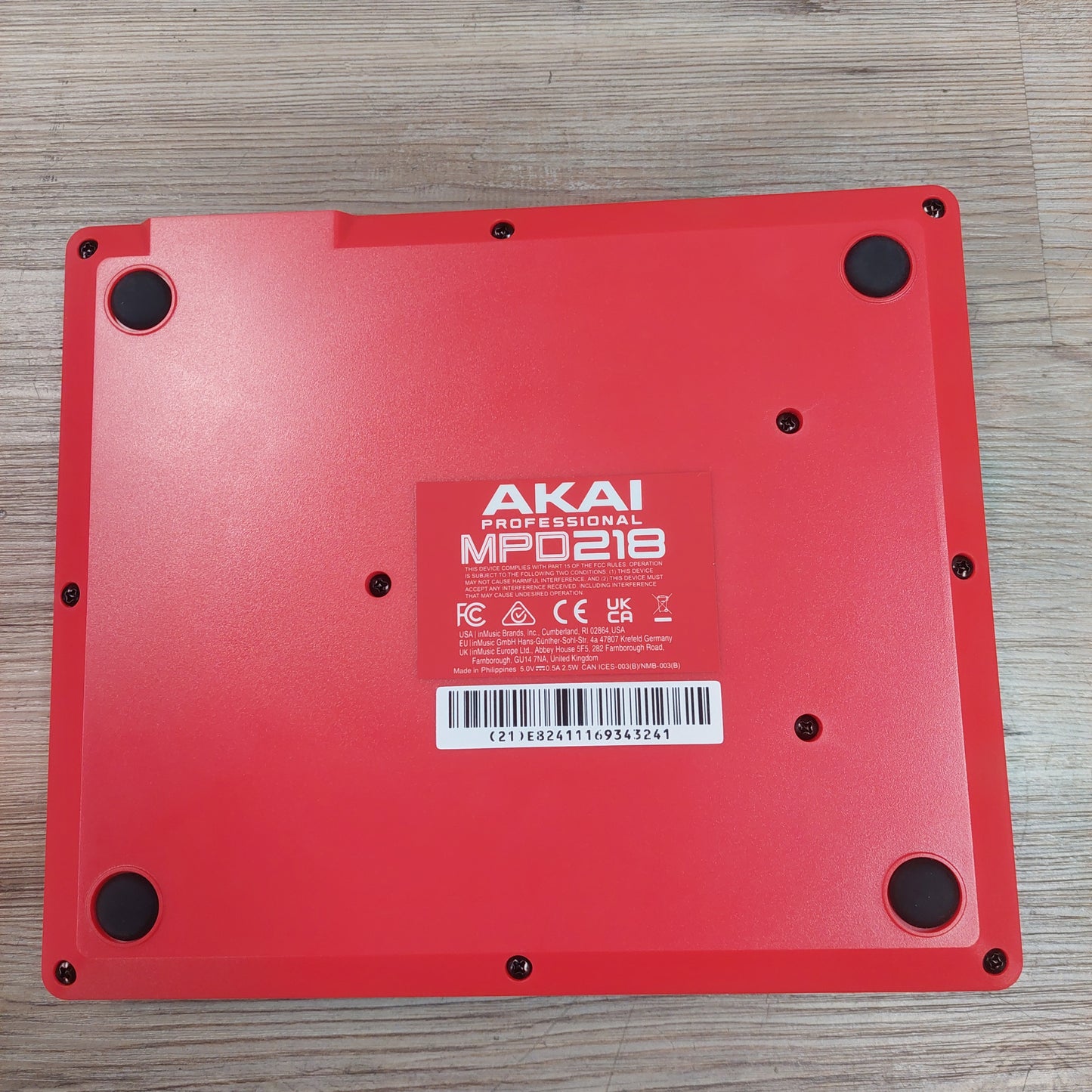AKAI MPD218 Midi Pad Controller - Black & Red w/ original box, Manual & USB Cable SN# 694318016930 (USED)