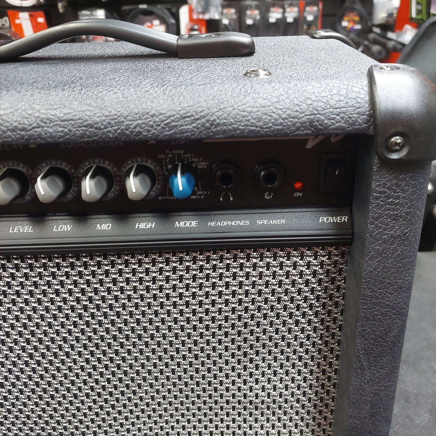 Crate GFX15 15 Watt Guitar Amplifier (USED) SN# 21BHVDN40336