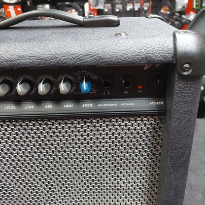 Crate GFX15 15 Watt Guitar Amplifier (USED) SN# 21BHVDN40336