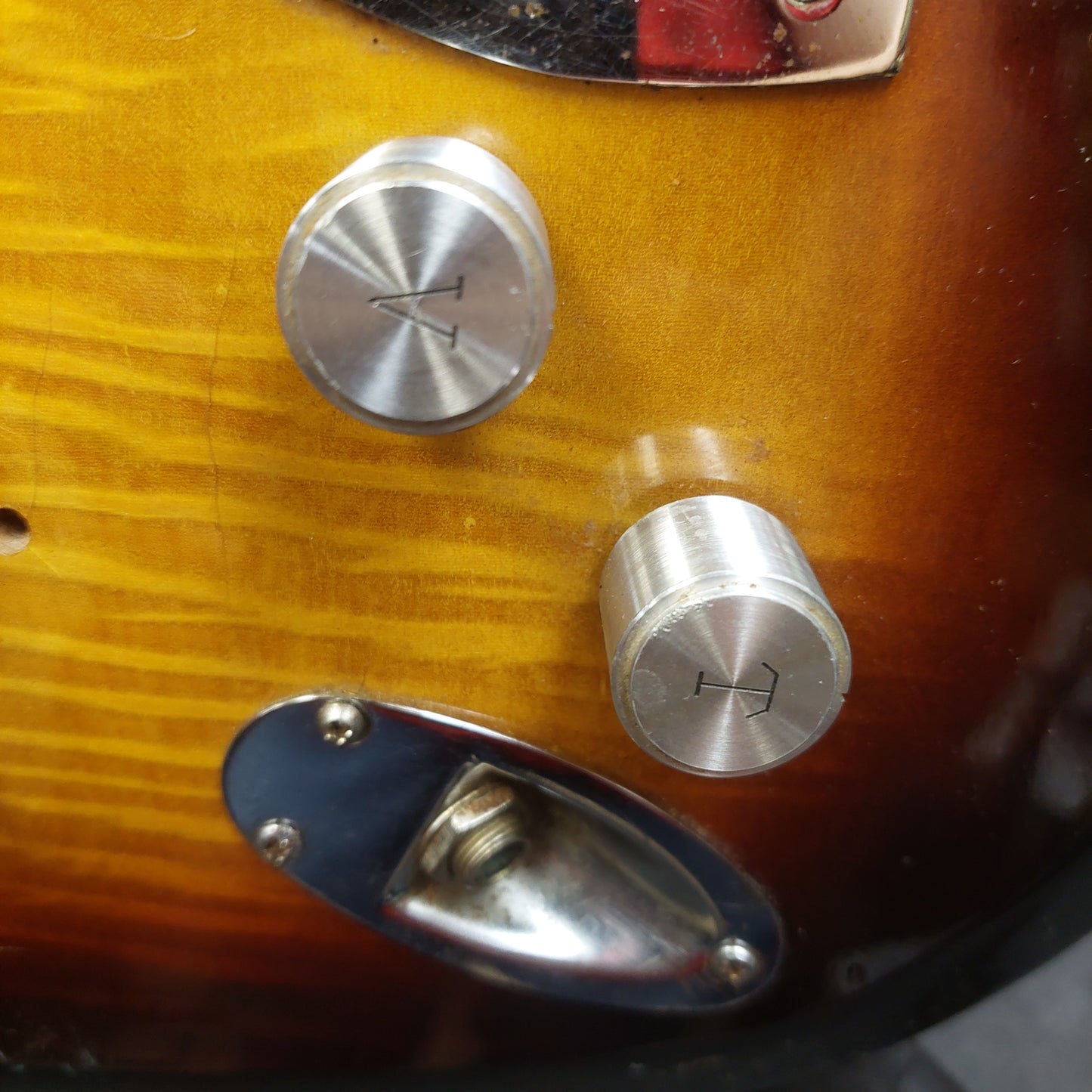 1960's Avalon "The Shaggs" AV-1B 4-String Bass Guitar - Tiger Maple Sunburst "Made In Japan"