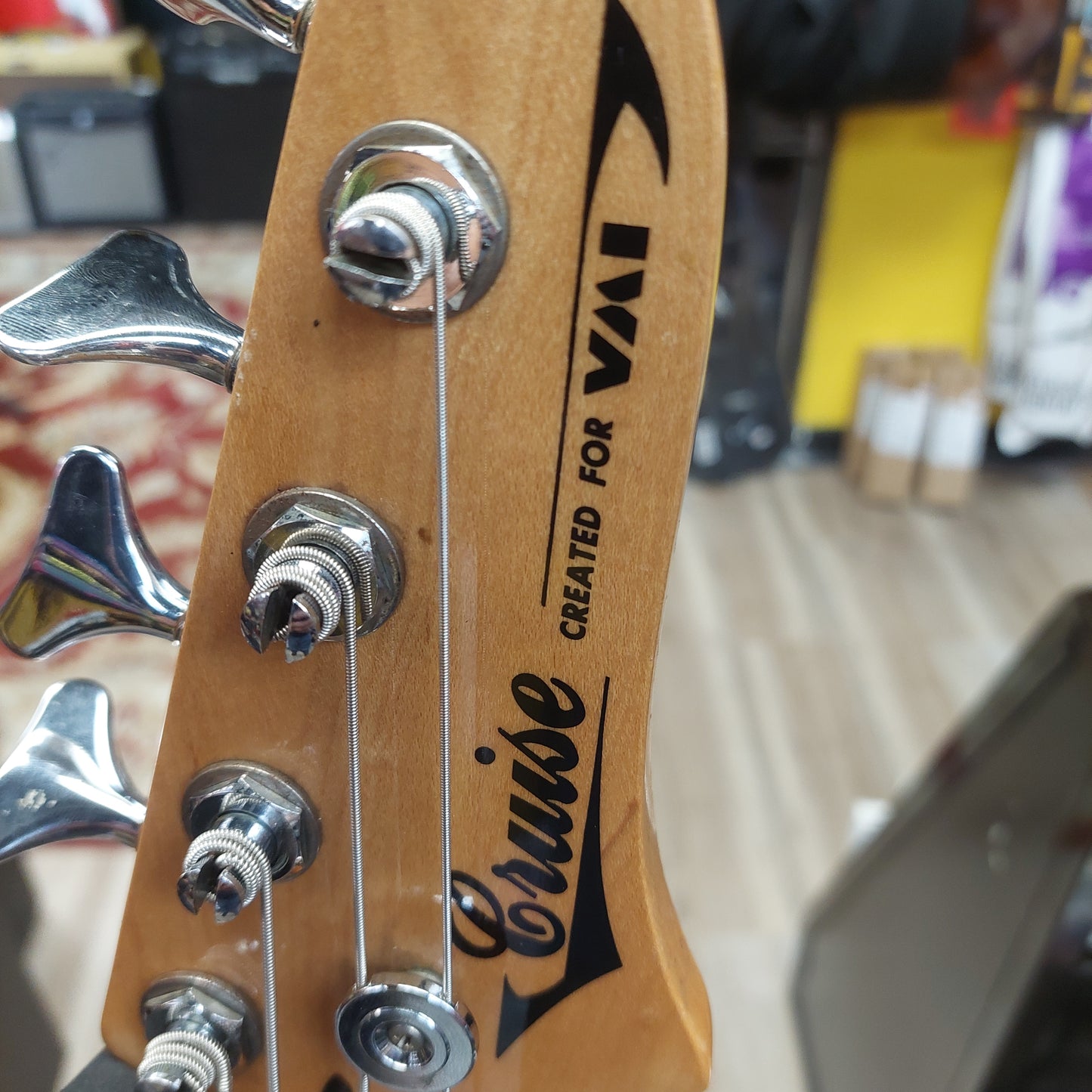Cruise Created For VMI 4-String Bass - Red (USED)