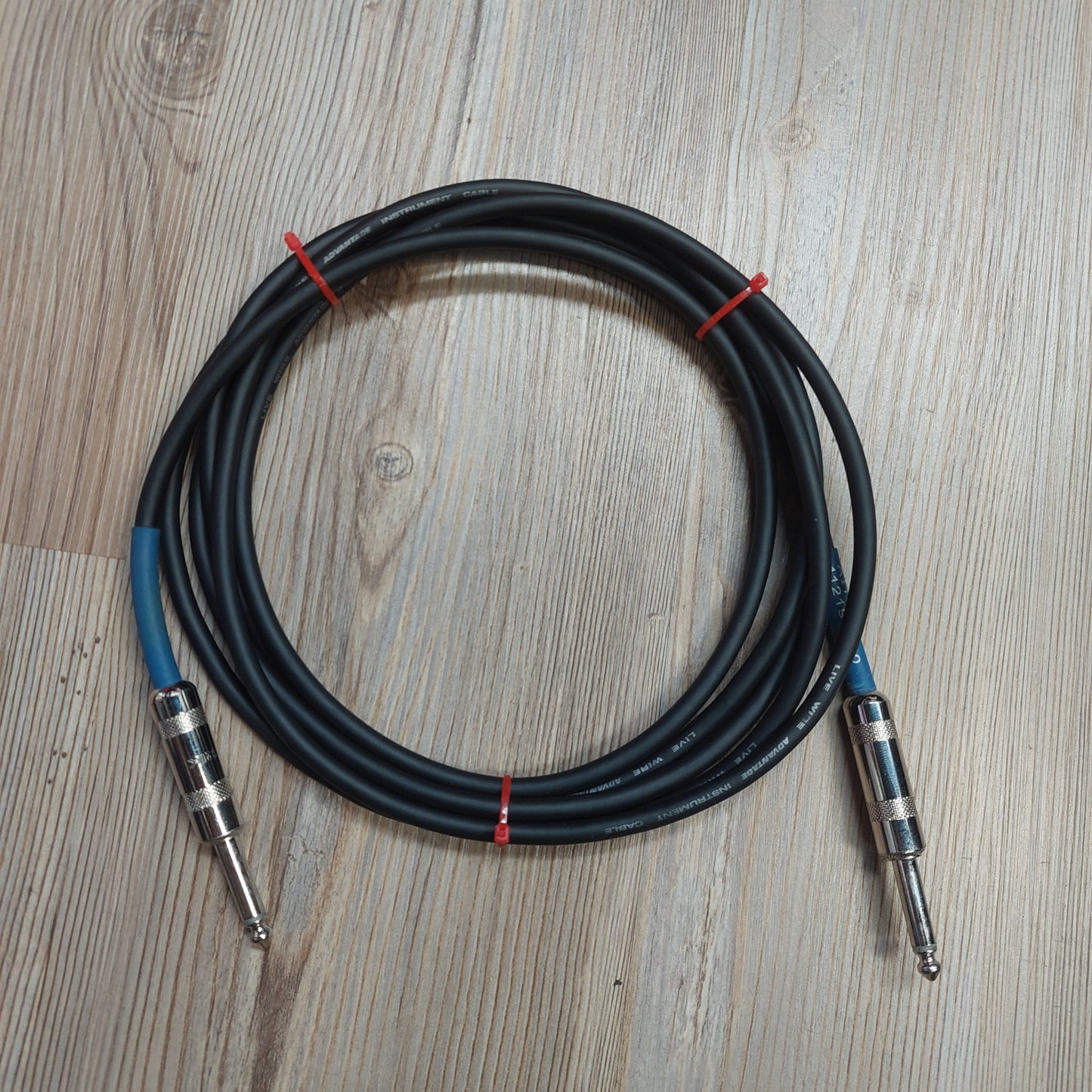 Live Wire Advantage Instrument Cable Straight To Straight 10FT - Black (USED)
