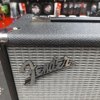 2019 Fender Rumble 15 Bass Amplifier 15 Watts, 1x8" Speaker SN# ICTC19508561