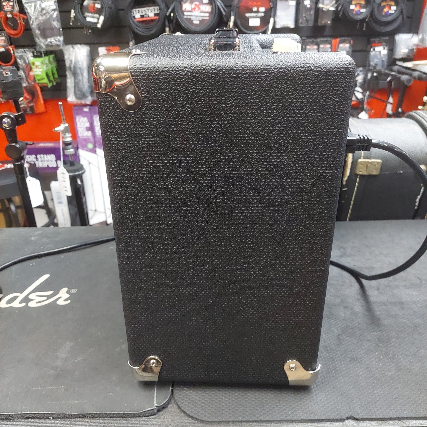 2019 Fender Rumble 15 Bass Amplifier 15 Watts, 1x8" Speaker SN# ICTC19508561