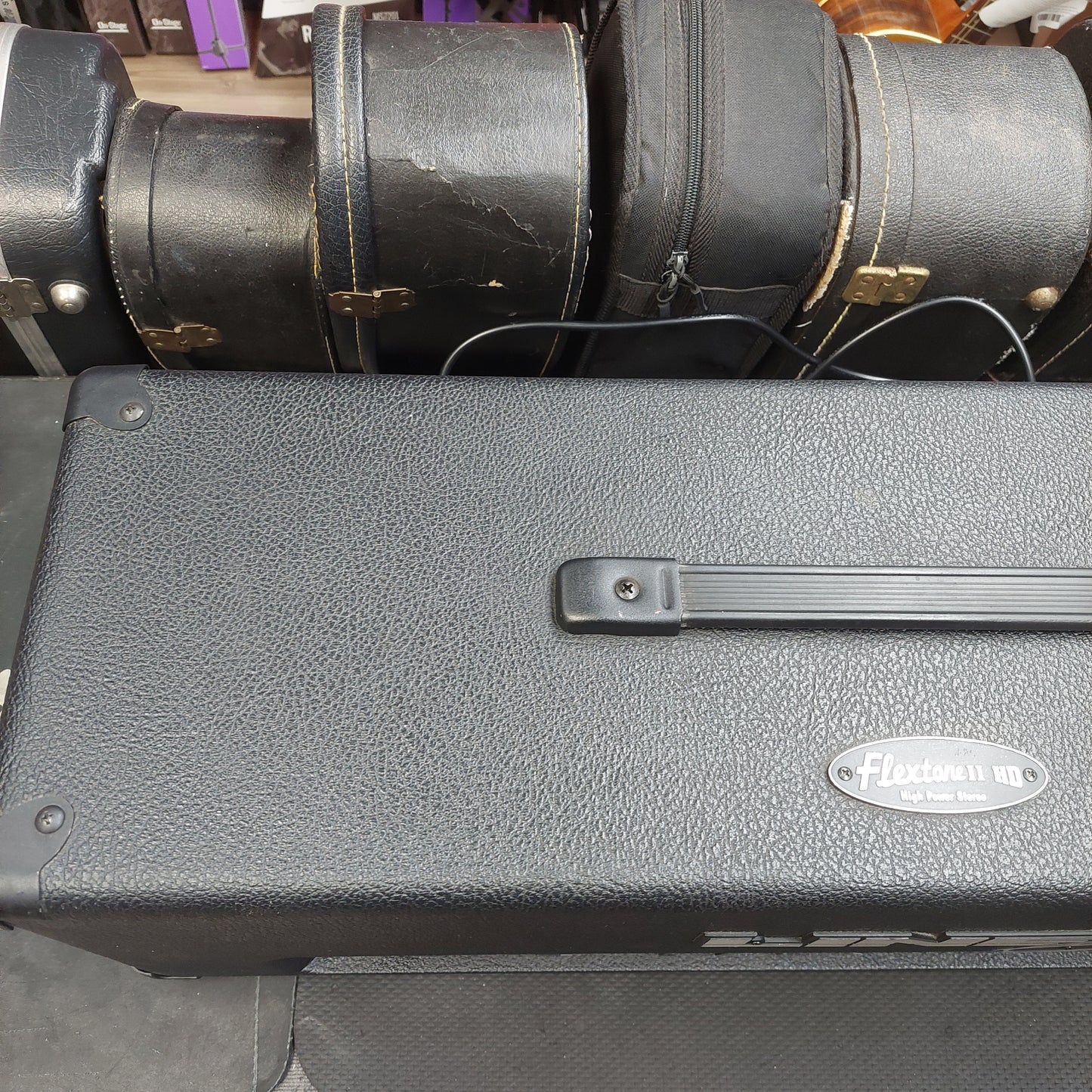 2000's Line 6 Flextone II HD 100 Watt Stereo Digital Modeling Guitar Amp Head (USED) SN# (21)FH21A5203000530 "Made In USA"