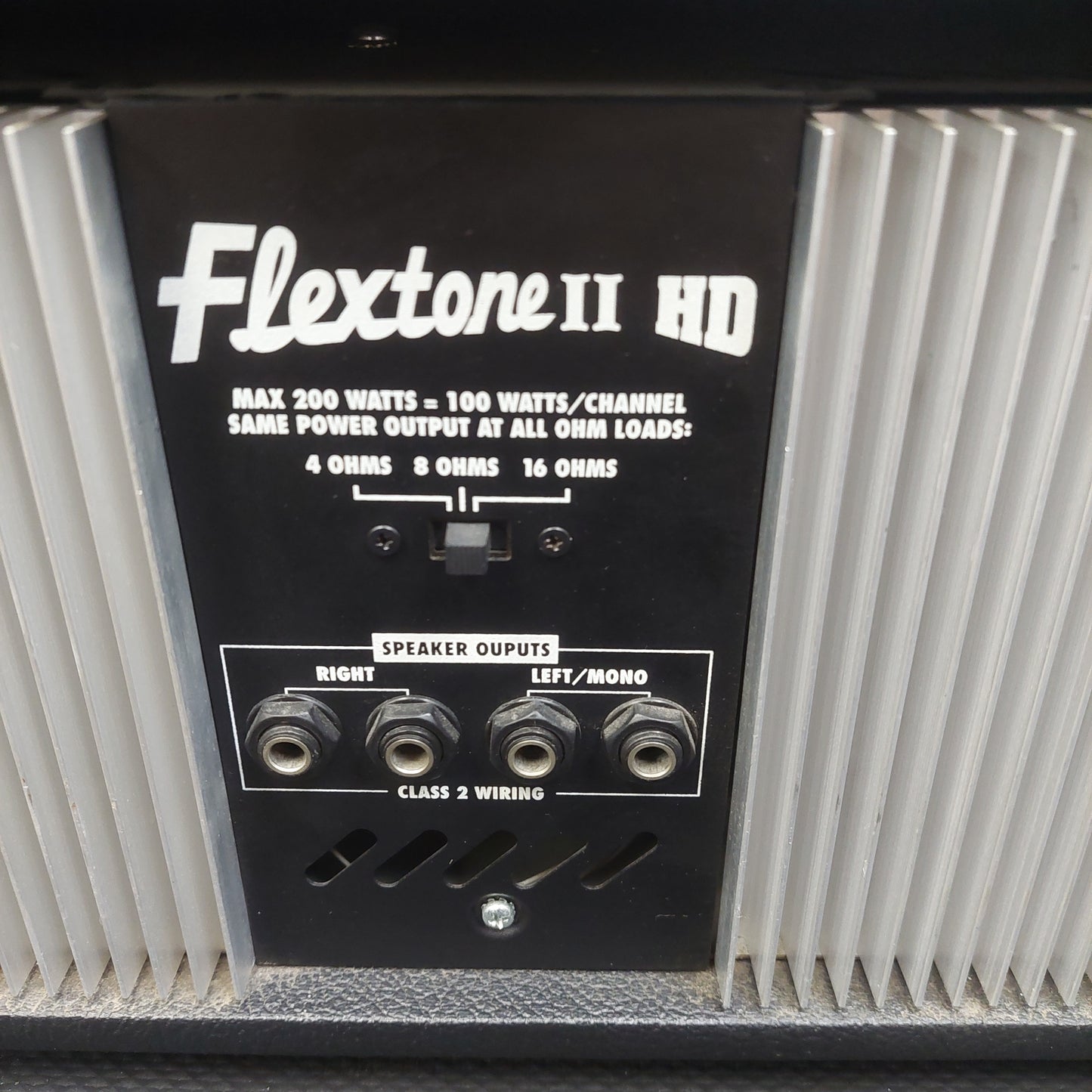 2000's Line 6 Flextone II HD 100 Watt Stereo Digital Modeling Guitar Amp Head (USED) SN# (21)FH21A5203000530 "Made In USA"