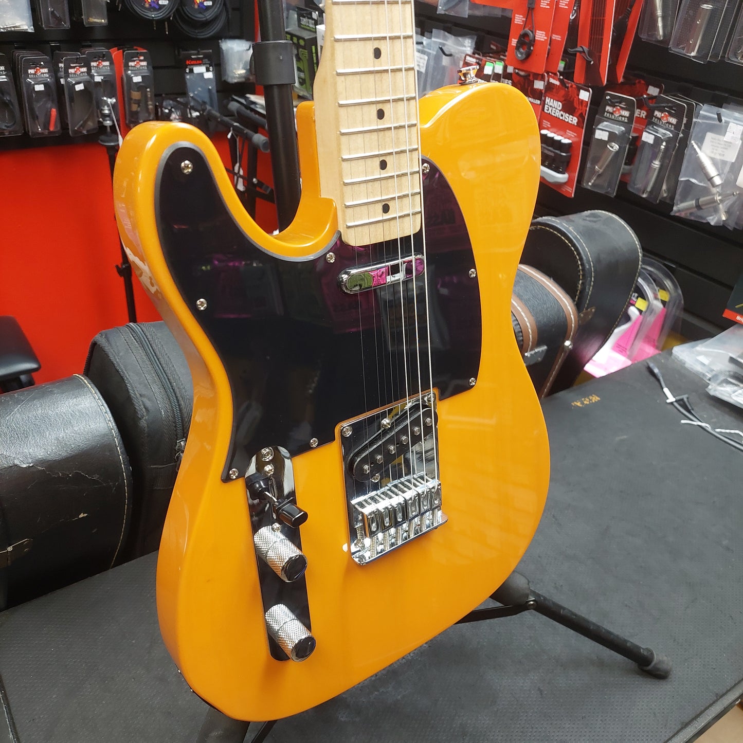 2018 Squier Affinity Series Telecaster Left-Handed, Maple Fingerboard - Butterscotch Blonde SN# ICS18305348