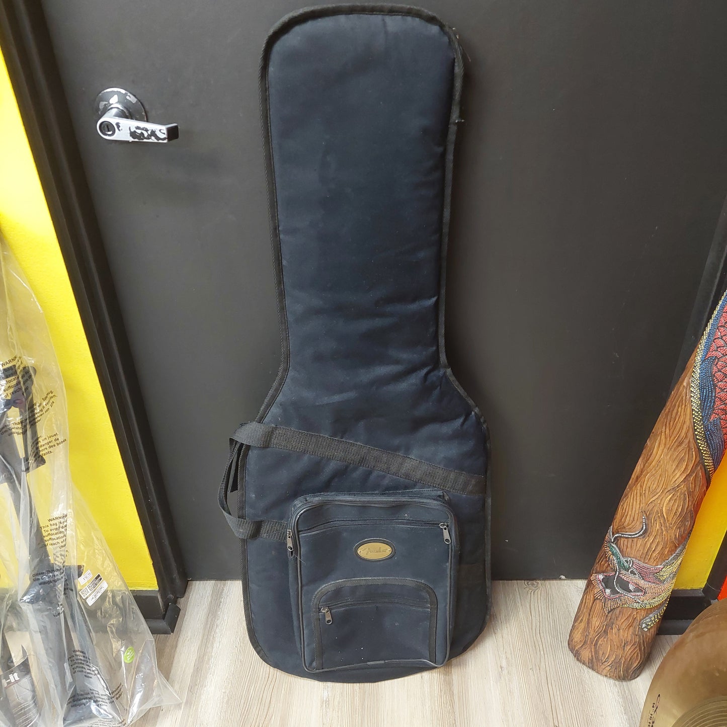Fender Deluxe Gold Badge Electric Guitar Gig Bag - Black (USED) "Sold As Is" Has Broken Zipper On One Pocket