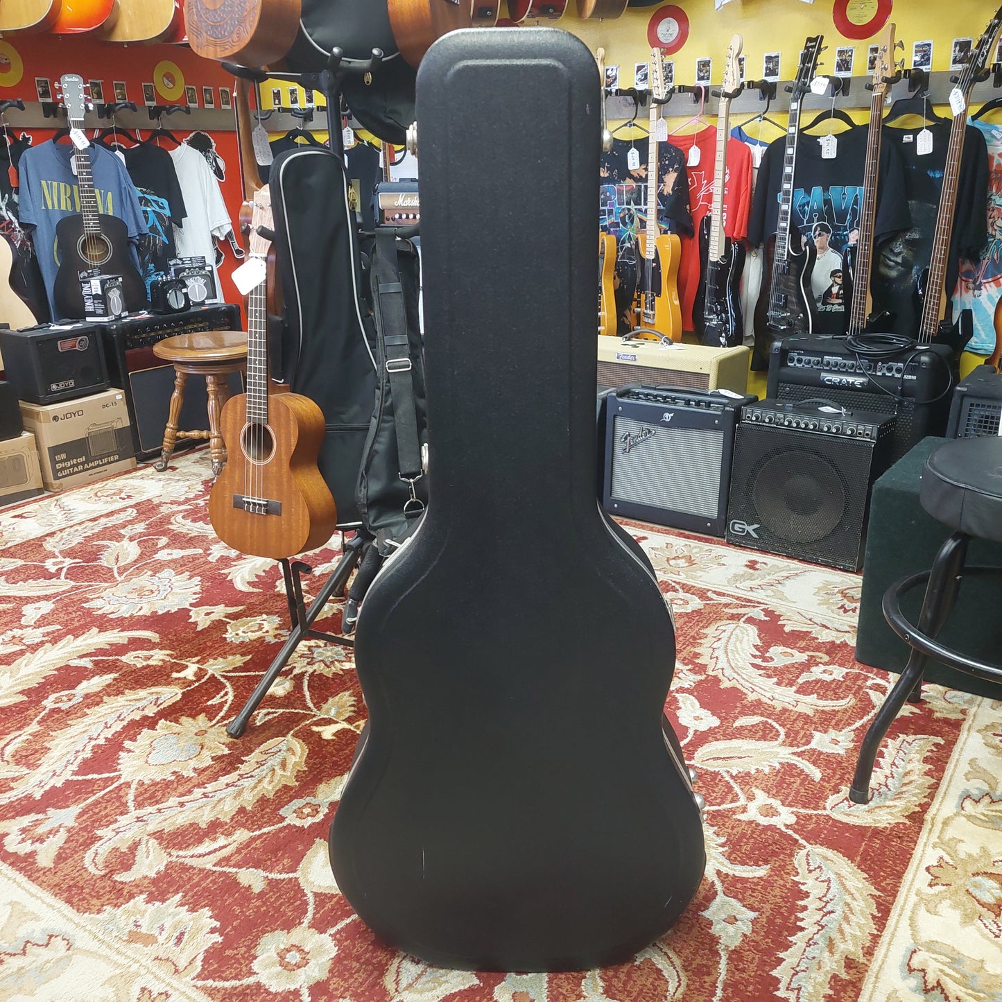 Road Runner Acoustic Guitar Hard Case - Black w/ Keys (USED)