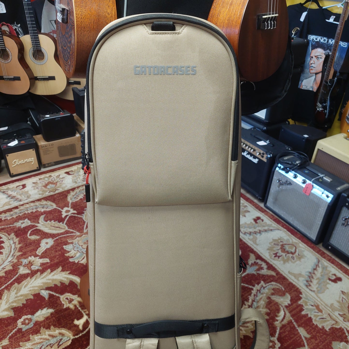 Gator Icon Series Bass Gig Bag - Khaki w/ Weather Resistant Cover (USED)