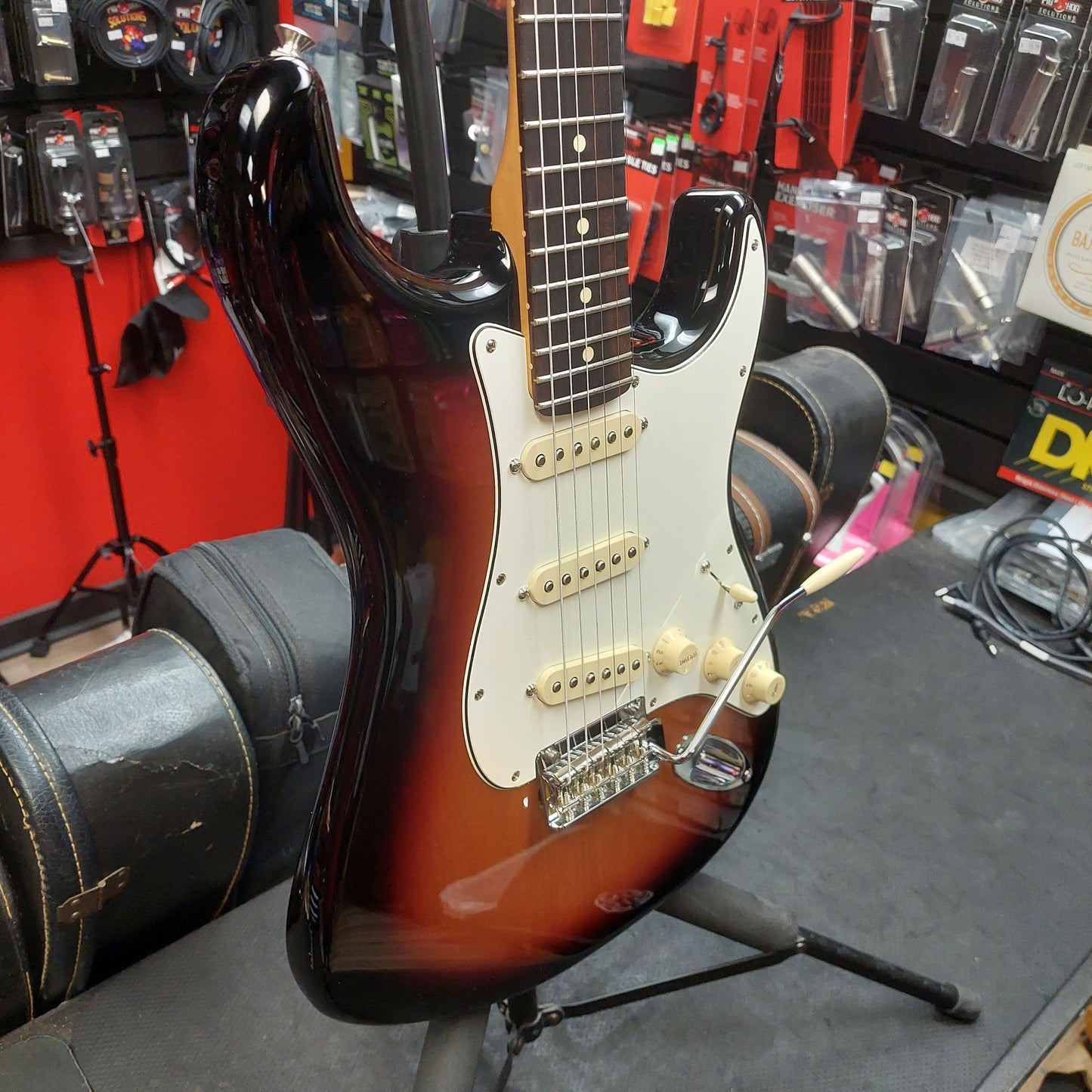 2025 Fender Player II Stratocaster, Rosewood Fingerboard, 3-Color Sunburst SN# MX25140501 "Made In Mexico