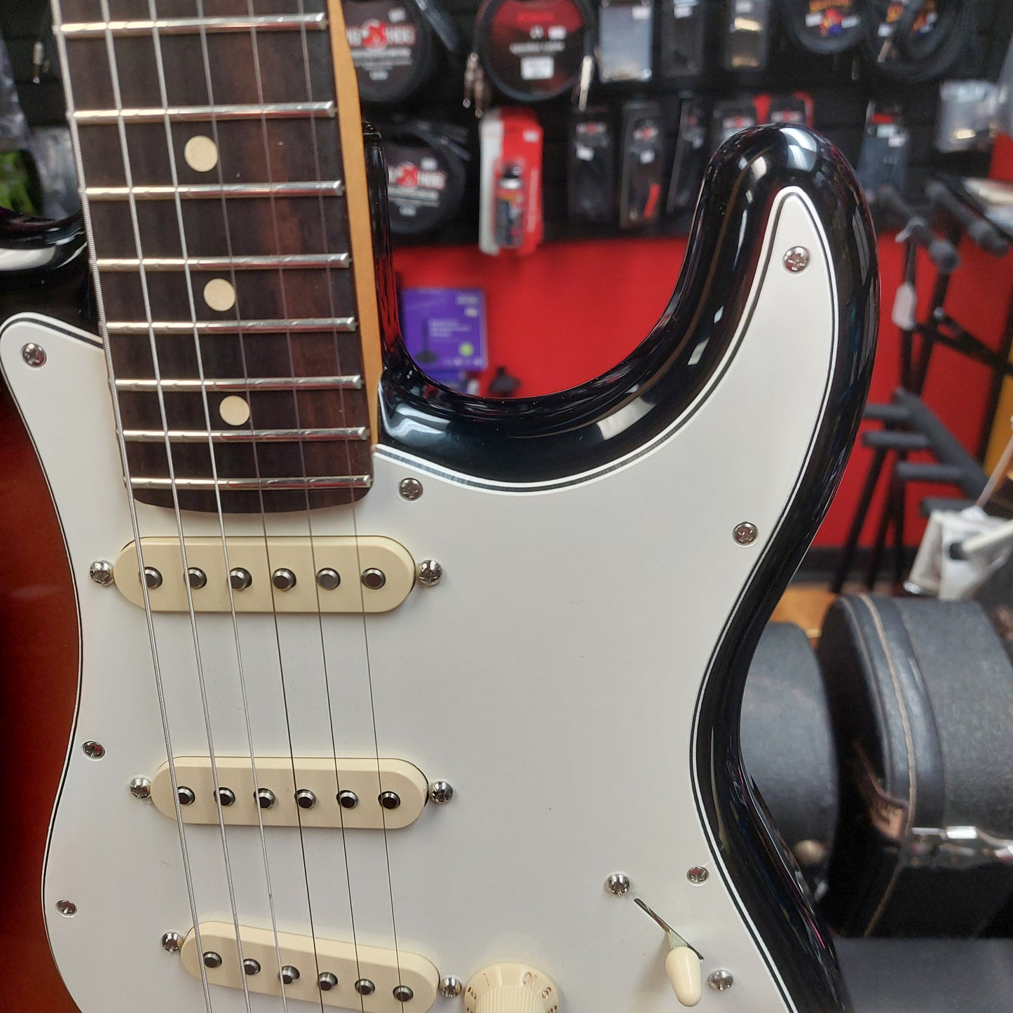 2025 Fender Player II Stratocaster, Rosewood Fingerboard, 3-Color Sunburst SN# MX25140501 "Made In Mexico