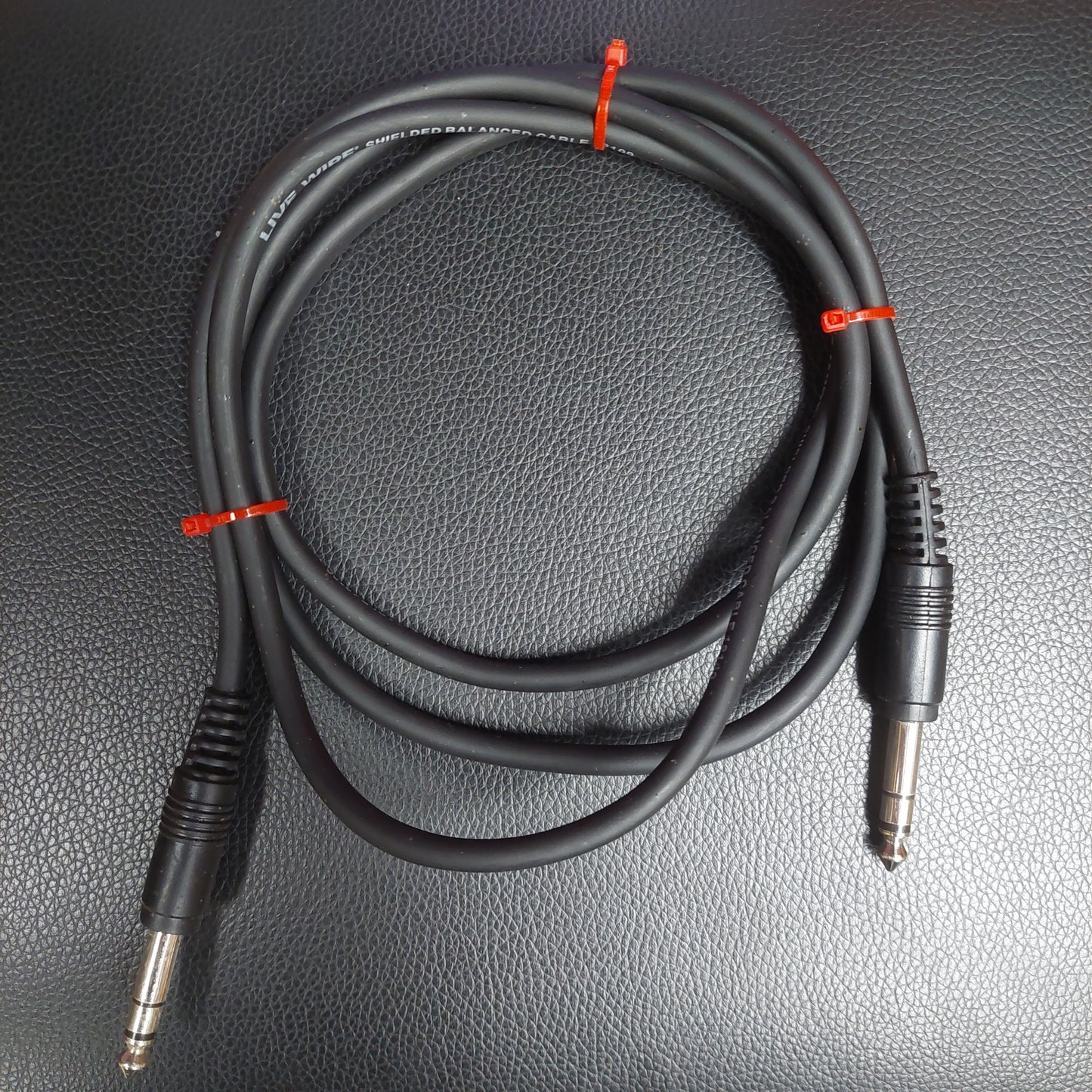 Live Wire Instrument Cable Straight To Straight 5 Feet - Black (USED)