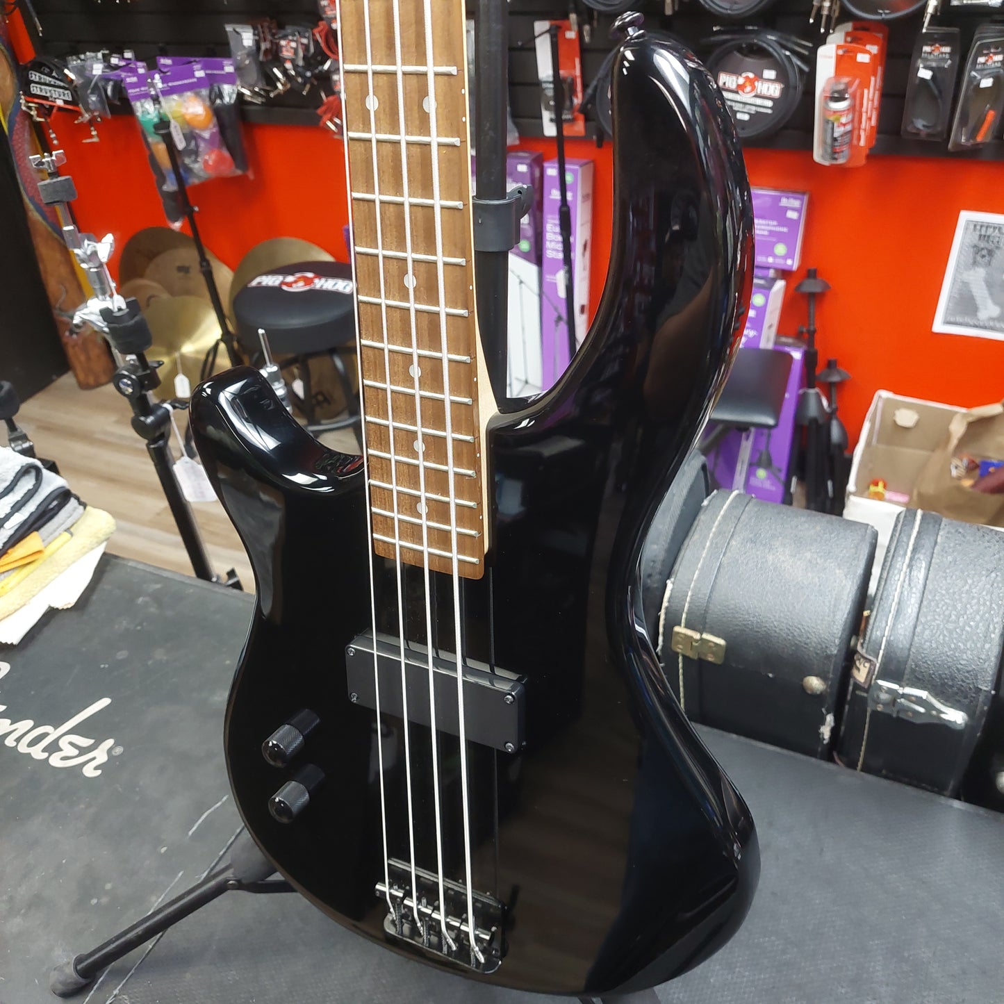 2021 Dean Edge 09 4-String Left Handed Electric Bass - Black Gloss SN# WSM2105A06.0355