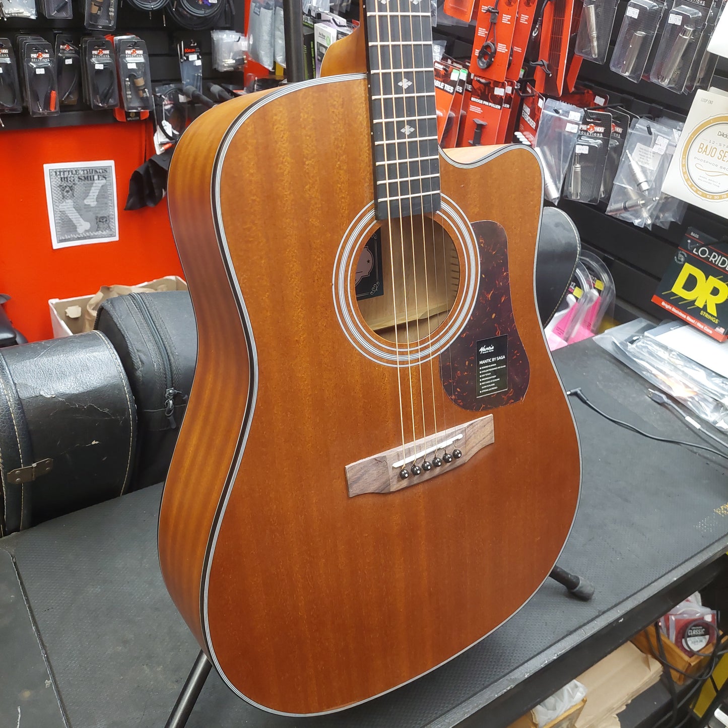 Mantic AG-380C Dreadnought Cutaway Acoustic Guitar - Satin Mahogany