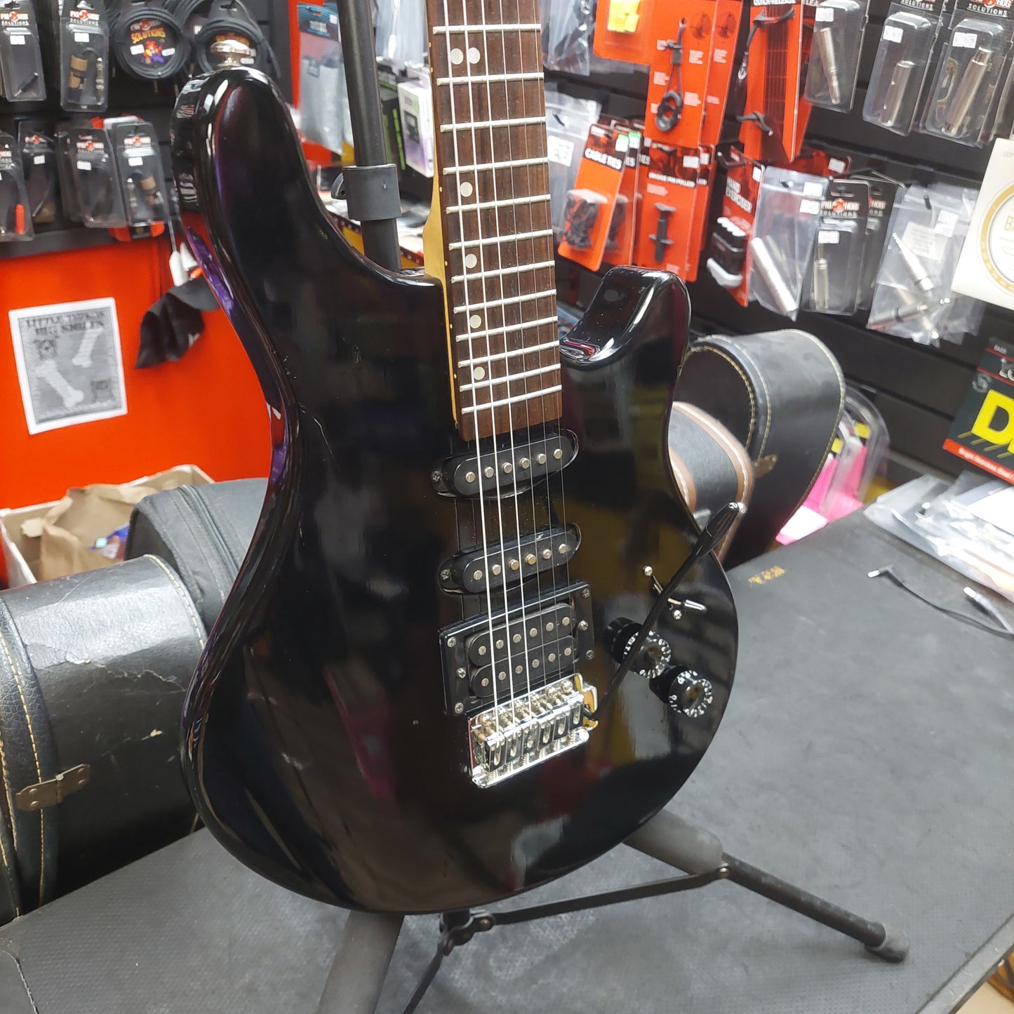 1998 Washburn Maverick Series BT-4/BK Electric Guitar w/ Grover Tuners - Black SN# I801120599