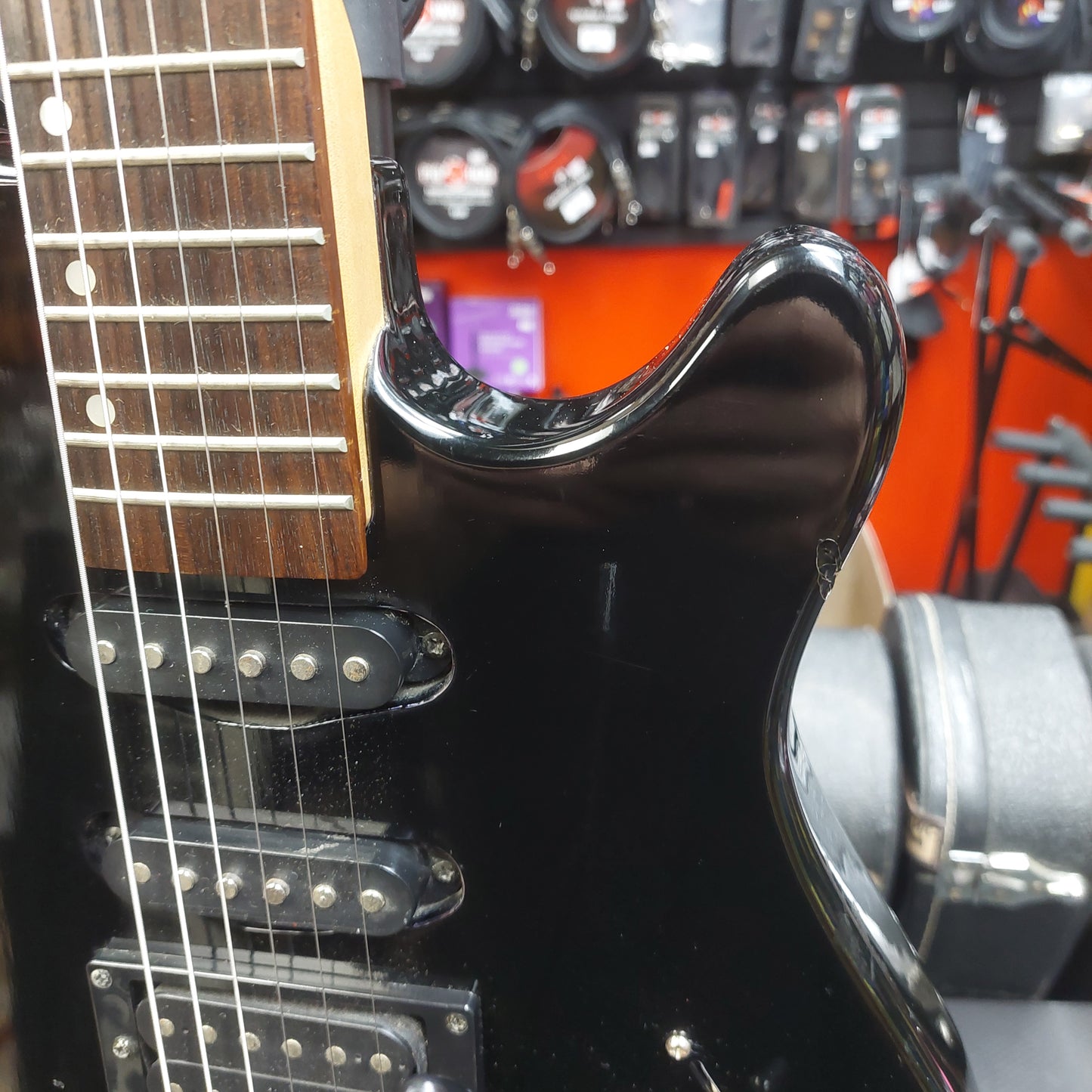 1998 Washburn Maverick Series BT-4/BK Electric Guitar w/ Grover Tuners - Black SN# I801120599